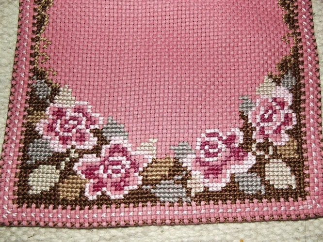 Vintage Cotton Table Runner with Embroidered Roses. by Deccorista