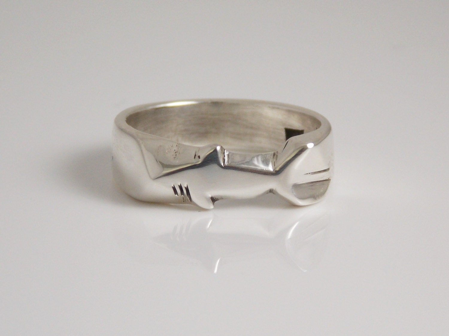 hand Carved Shark Ring in Sterling Silver 925 Made To Order