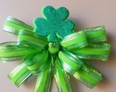 St. Patricks Bow, St. Patrick's Wreath Bow, Irish Bow, Shamrock, Green Bow, Stair Rail Door Mailbox Bow Decoration Il_170x135