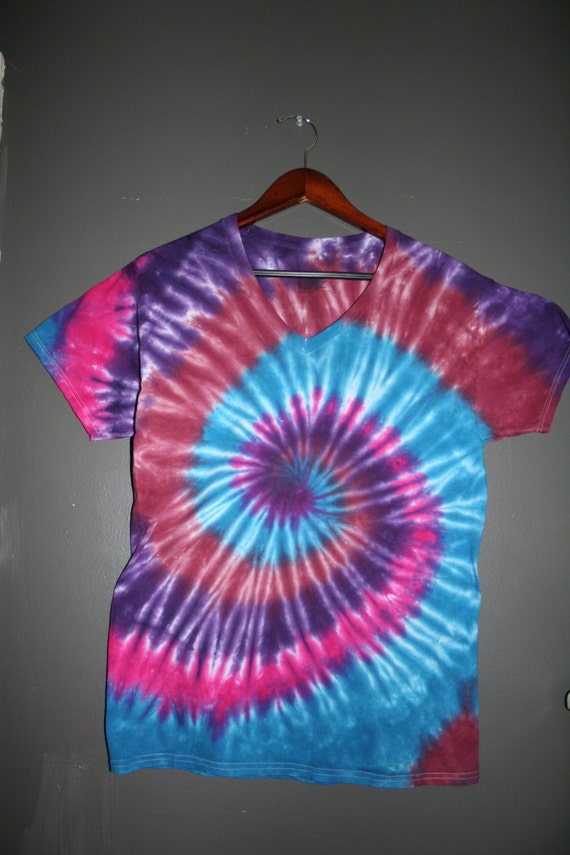 vneck tie dye shirt