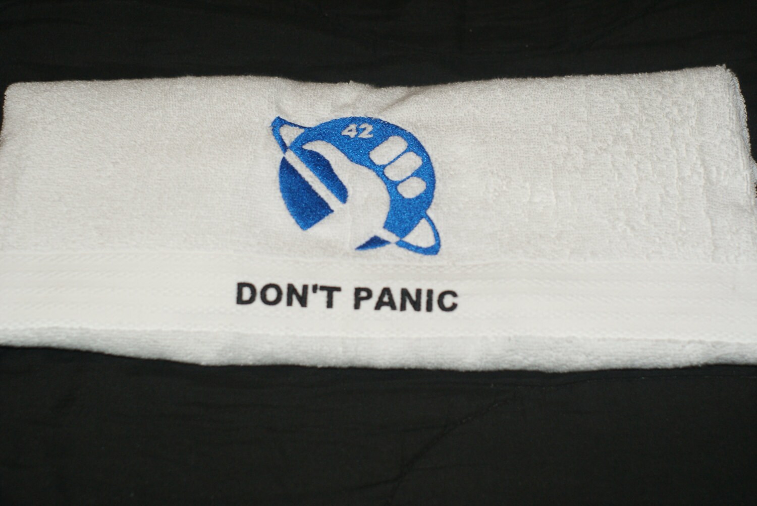 Hitchikers Guide To The Galaxy Towel Don't Panic 42