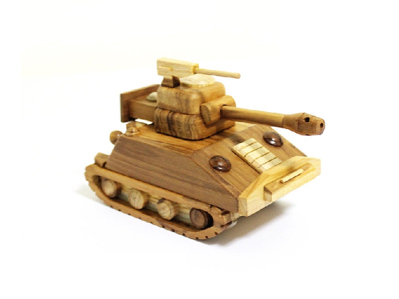 Wooden Toy Tank Model 02 in Handmade