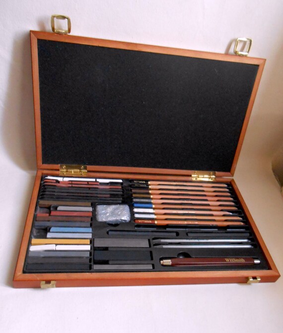 WH Smith Vintage Deluxe Sketching Set in Wooden Case by Suppland