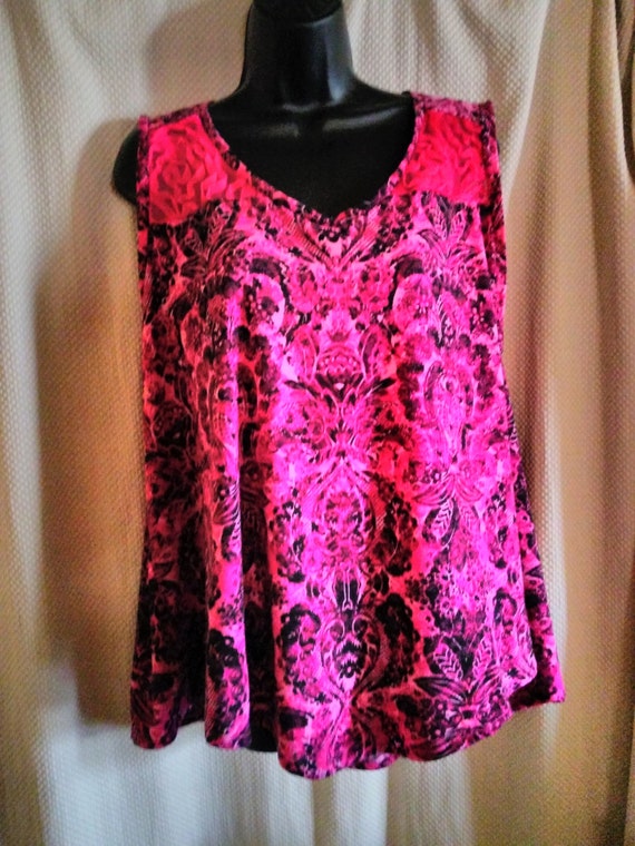 Items similar to Women's pullover sleeveless top hot pink and black ...