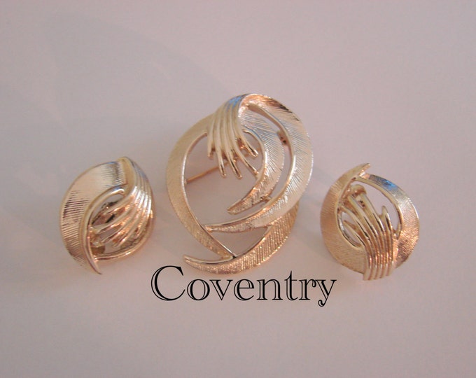 Sarah Coventry Goldtone Demi Parure / Brooch / Earrings / Designer Signed / Vintage Jewelry / Jewellery