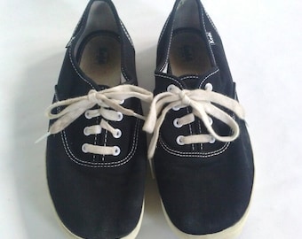 black and white 90s keds tennis shoes size 8