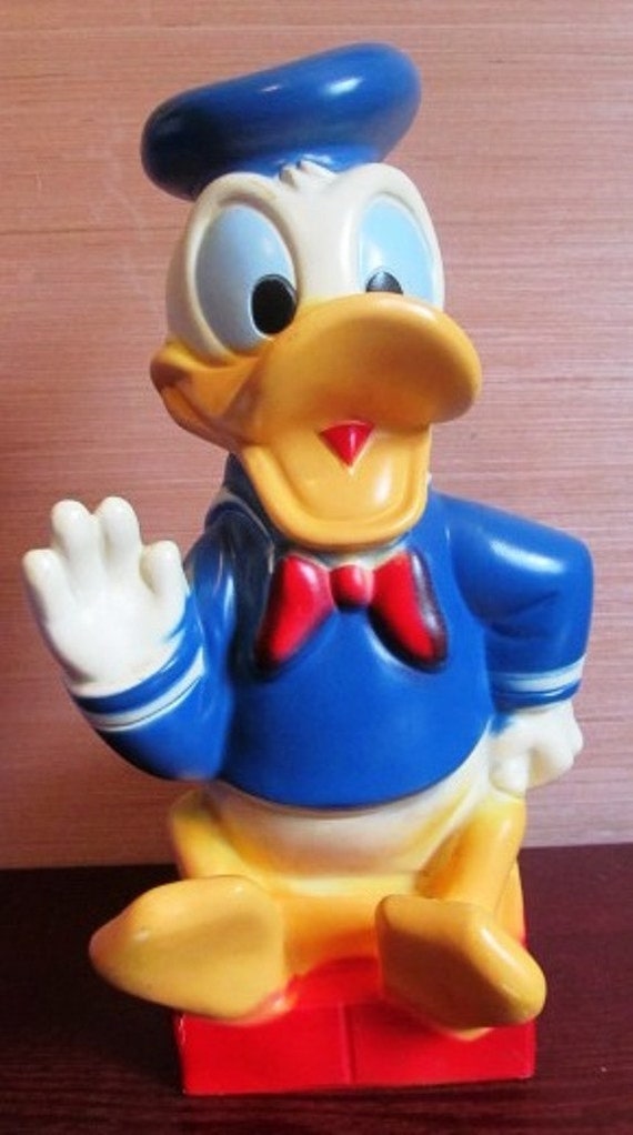 TISTHESEASON Vintage Donald Duck Bank circa by DreamsofYesterday