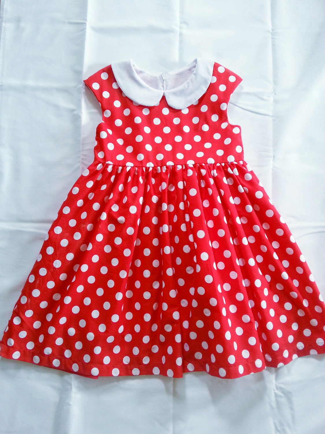 All Listings Disney Minnie Mouse Clothing. Clothing. Product - Minnie Mouse LIttle Girls' X Polka Dot One-Piece Swimsuit. Clearance. Product Image. Price Disney Little Girls' Minnie Mouse Allover Print Knit Dress, Hot Pink (4) See Details. Product - Girls Minnie Mouse Bi-Fold Wallet Pink.