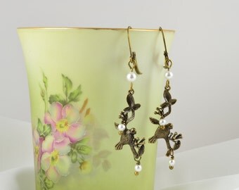 Pearl Dangle Earrings, Bridal Earrings Pearl, Bridal Jewelry Vintage, Wedding Jewelry, Vintage-Style Earrings, Bronze Wedding Earrings E1025