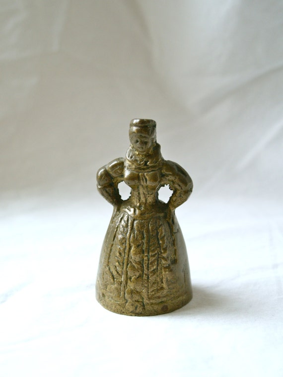 Items similar to Vintage Brass Bell Queen Elizabeth I on Etsy