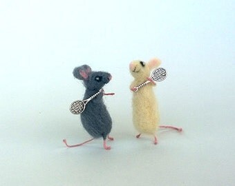 Felt Miniature Mice playing tennis Waldorf animals Dollhouse sport Mini animal Handmade Collectible mini woolen doll Cute happy soft gift
