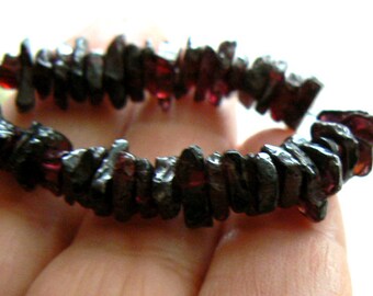 Raw Red Garnet slices 6-10mm crystal beads.Strand 4in. Gemstone supply. Semiprecious beads. Garnet rough dark red beads Jewelry beads supply