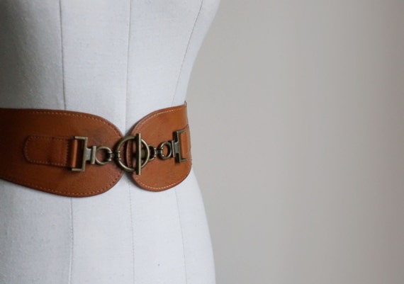 Vintage womens brown elastic belt wide waist belt in brown