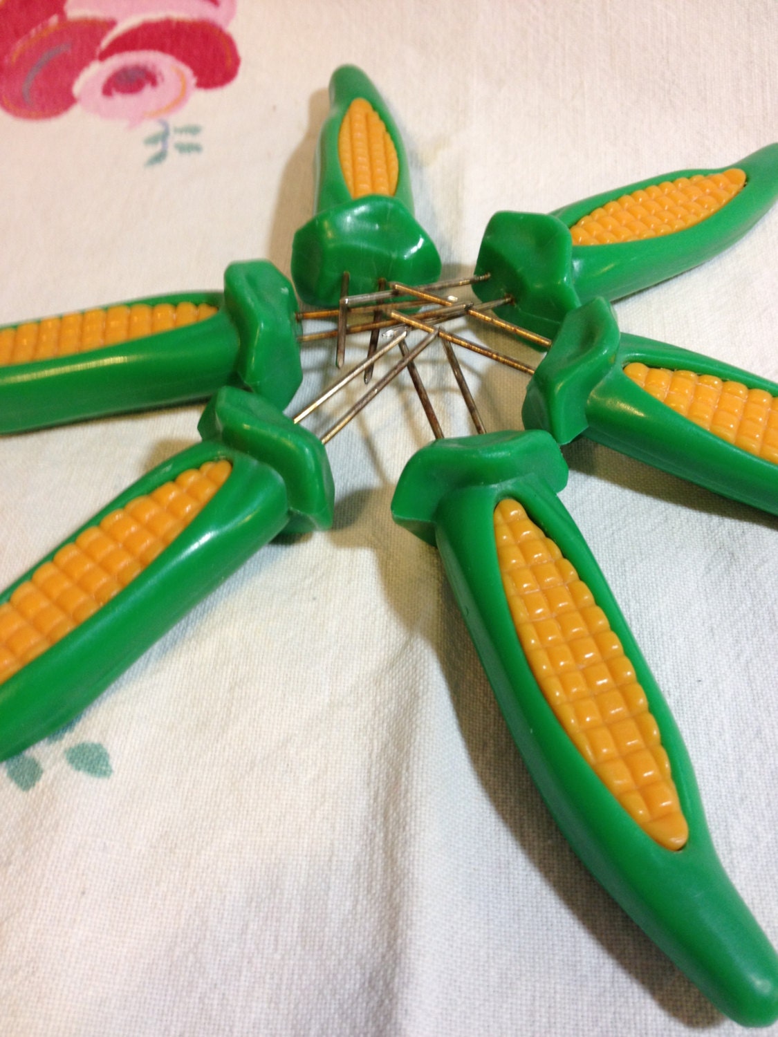 Vintage giant corn holders set of 6 green and yellow