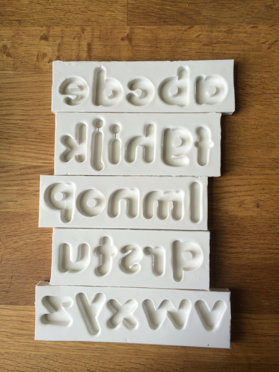 Small alphabet letter silicone molds