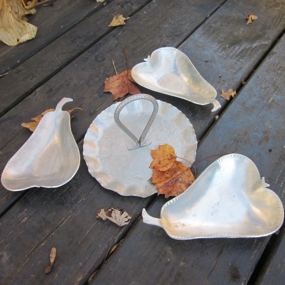 Four Aluminum Serving Pieces Vintage Wedding by SimplySuzula