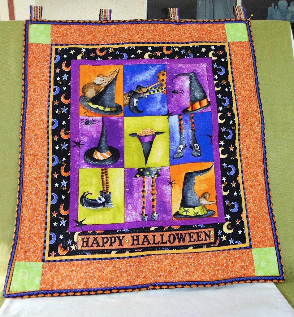 halloween-quilted-lighted-wall-hanging