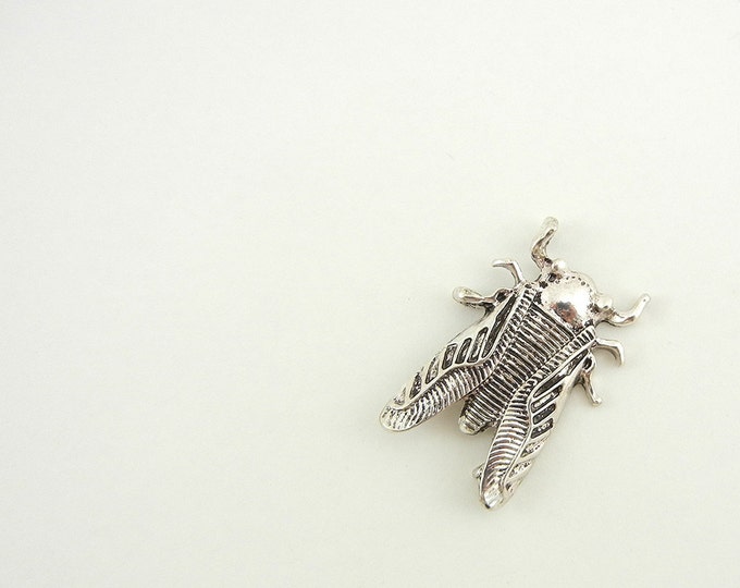 Triple Link Fly Charm Antique Silver-tone