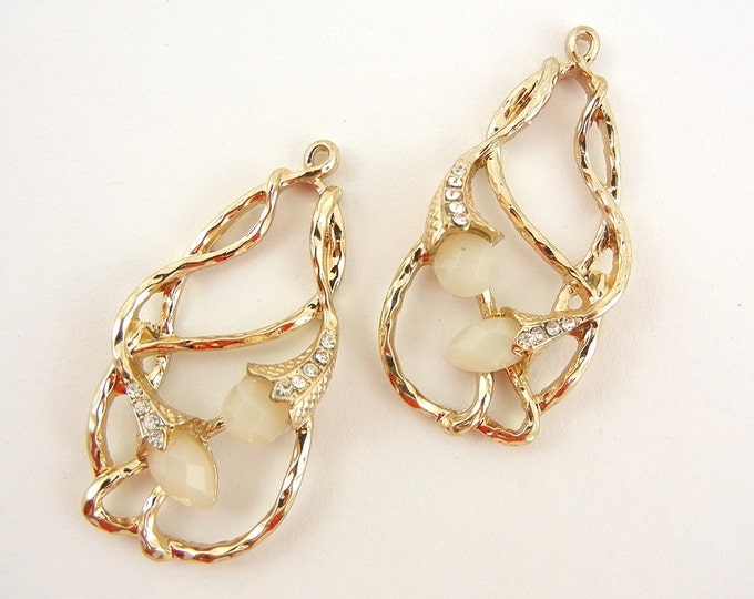 Pair of Gold-tone Teardrop Floral Themed Charms