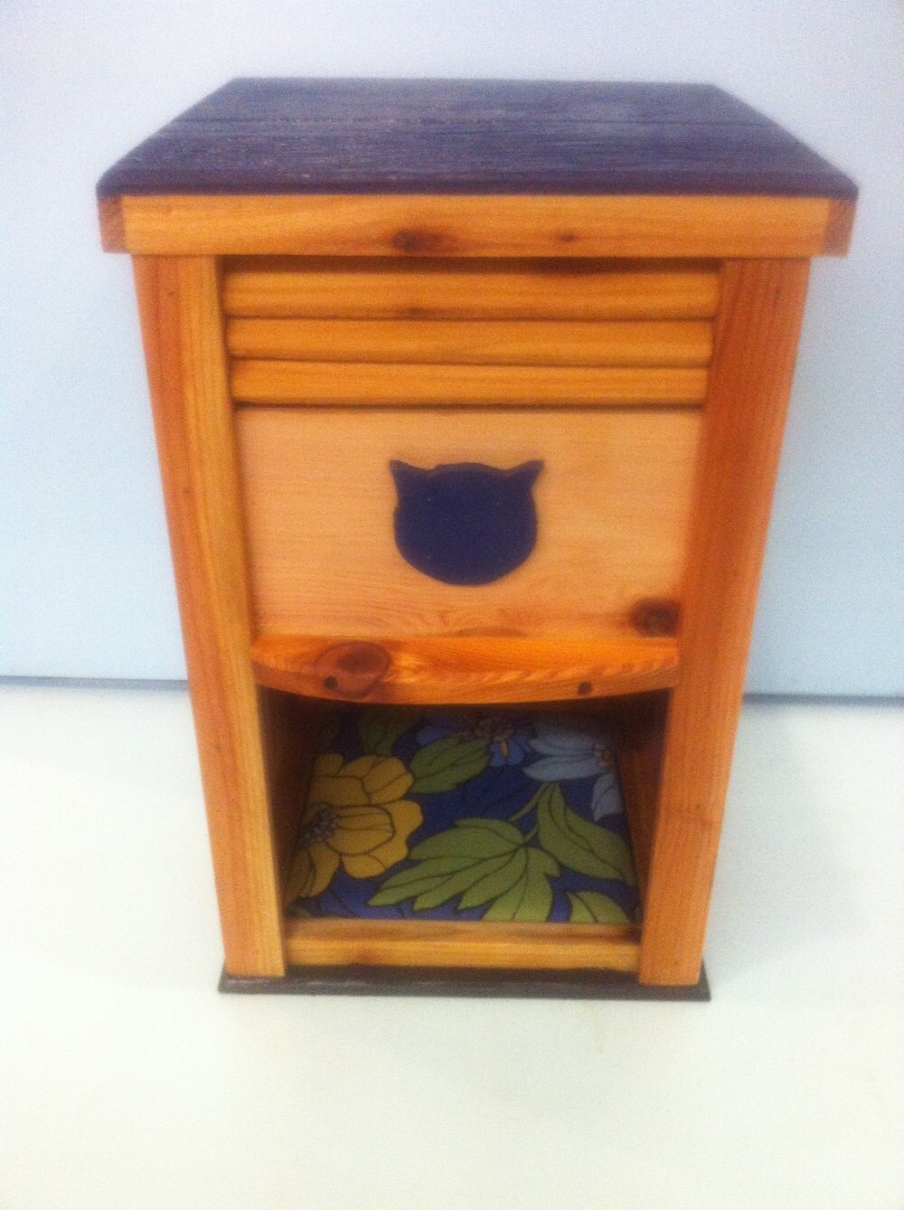 cedar stuffed dog bed