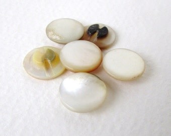 Vintage Buttons Mother of Pearl Golden Ivory Shell 12mm but0197 (8)