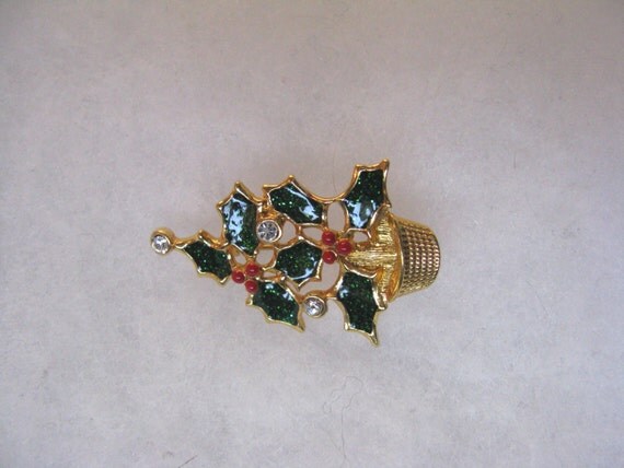 vintage avon holly tree pin christmas tree brooch vintage avon holly tree pin christmas tree brooch
