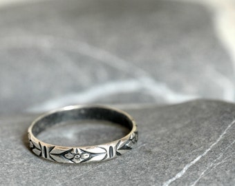 Patterned Sterling silver ring - stackable - Made To Order