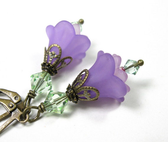 Lilac and Chrysolite Flower Earrings, Gifts for Gardeners, Radiant Orchid, Floral Jewelry, Gifts for Mom, Pantone Spring, Two Tone Earrings