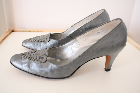 SALE 50s Shoes / Vintage 1950s Silver Brushed Leather Lace Toe