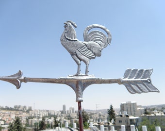 Rooster shape weather vane made of cast aluminum