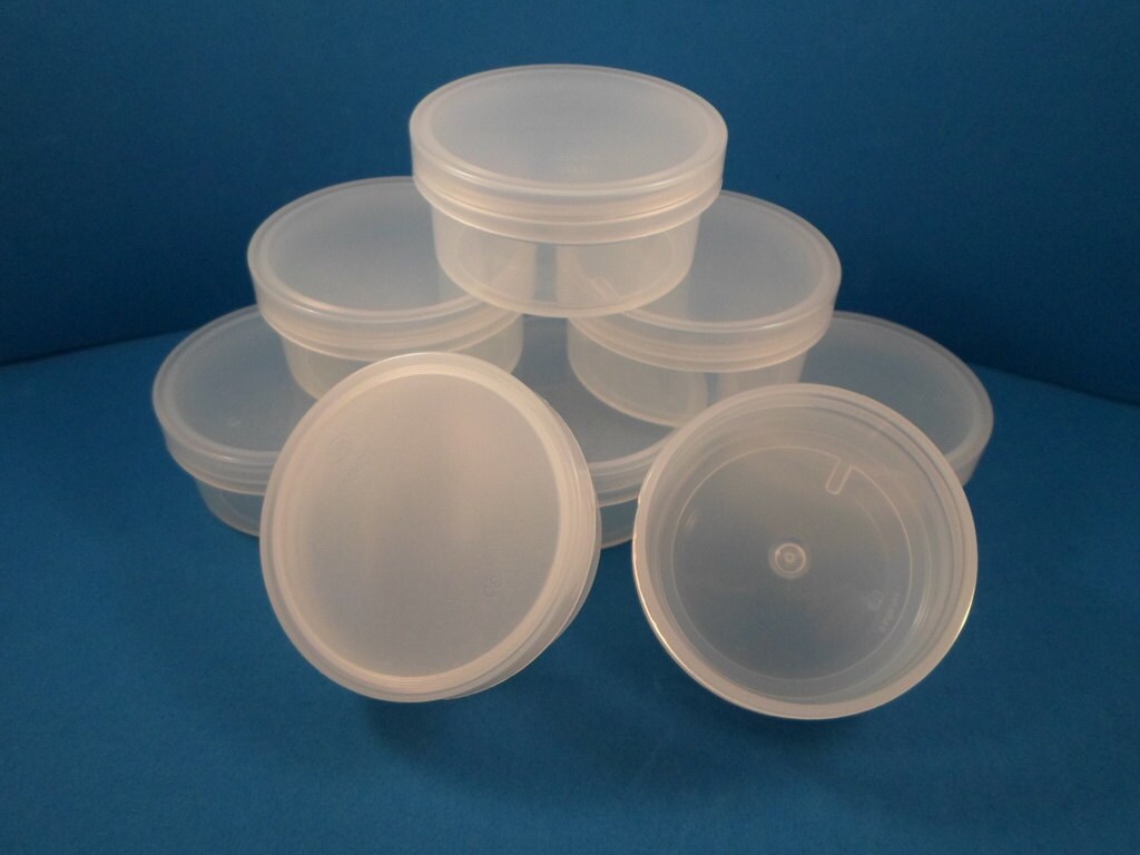 Natural Plastic Low Profile Jars With Screw On Lids 8 Sets