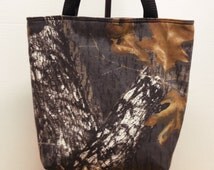 Sacai Cowes 21 years Cowes Nylon camouflage Tote Bag Handbags Bags 21-0254S  Khaki Green Black