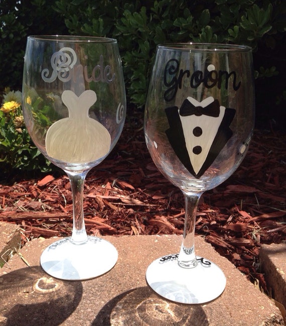 Bride and Groom Wedding wine glass set