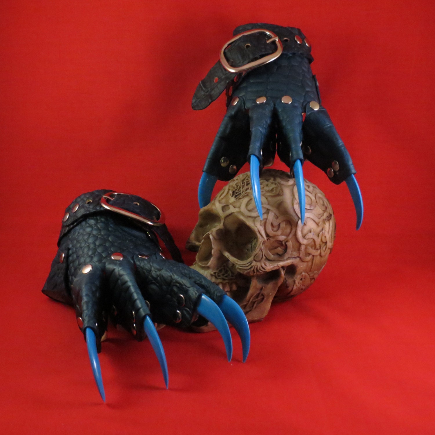 Blue Dragon Scale Leather Claw Gauntlets / by Medievalfashion