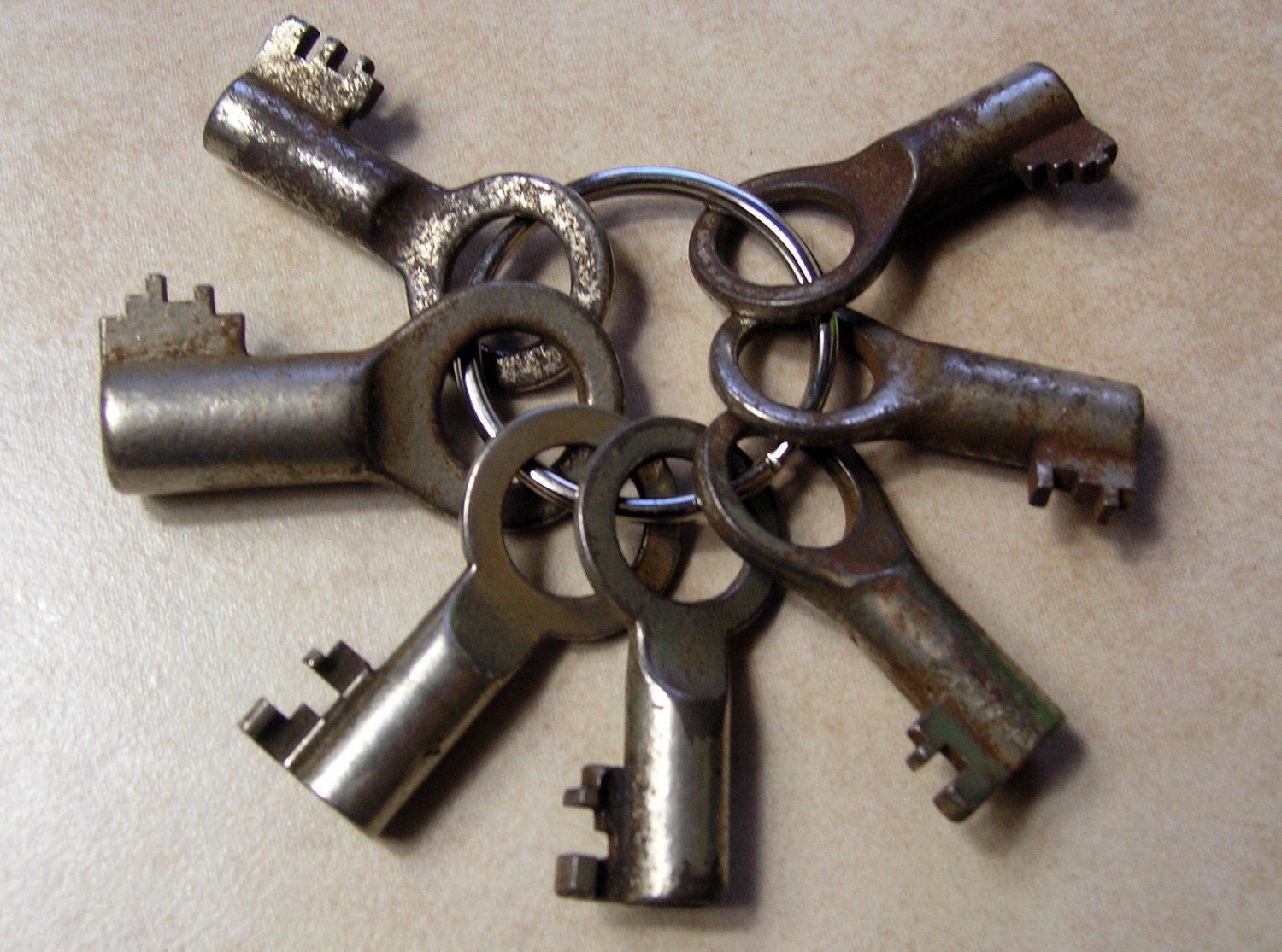 7 Antique Barrel Keys Vintage Small Steel Barrel Keys