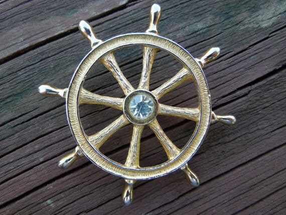 Vintage Ships Wheel Brooch and Pendant. Gold Tone with Large