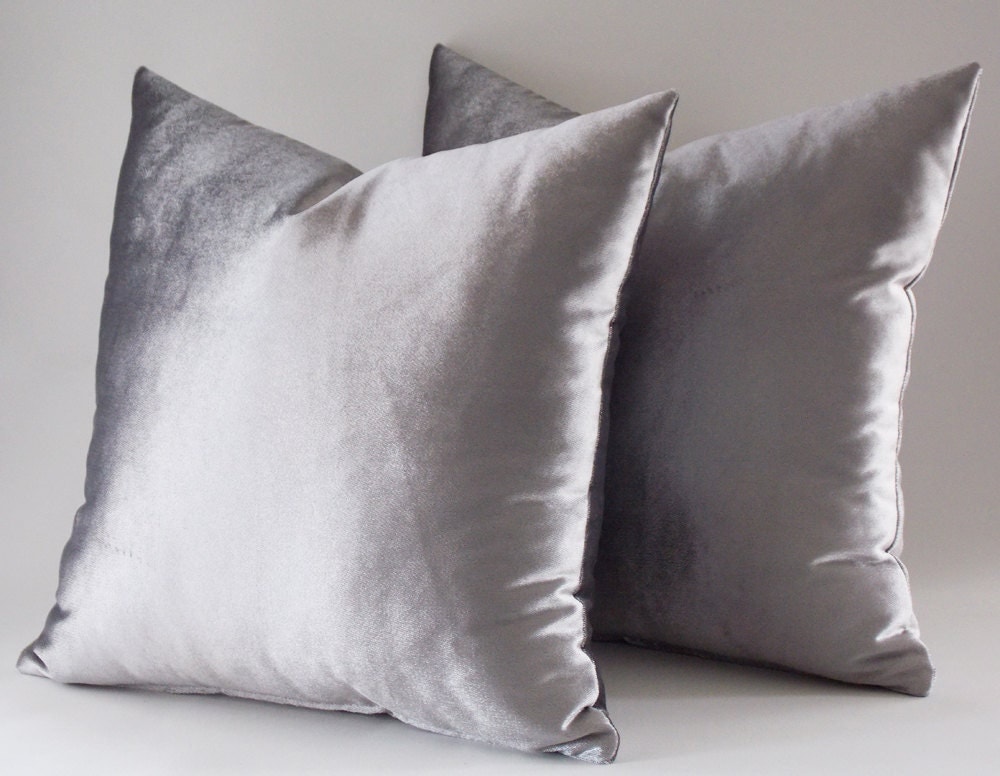 Set Of 2 Velvet  Solid Silver  Pillow  Covers Silver 