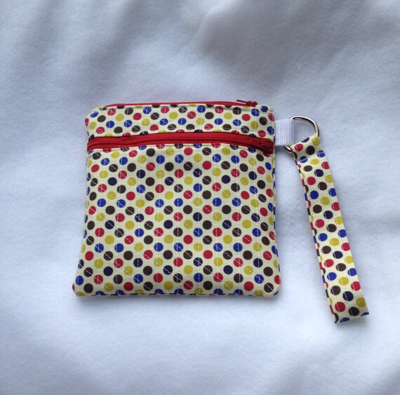 Small wristlet