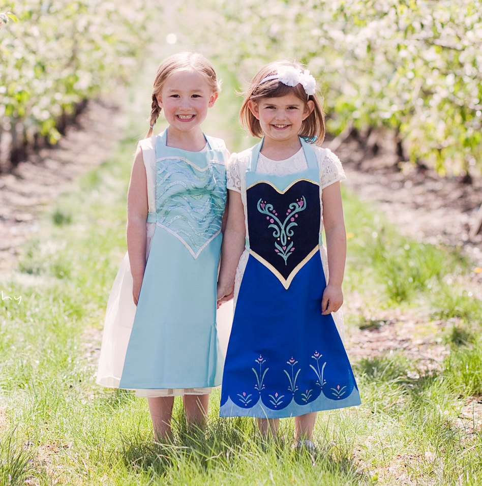 Frozen Anna and Elsa Reversible Dress-Up Apron