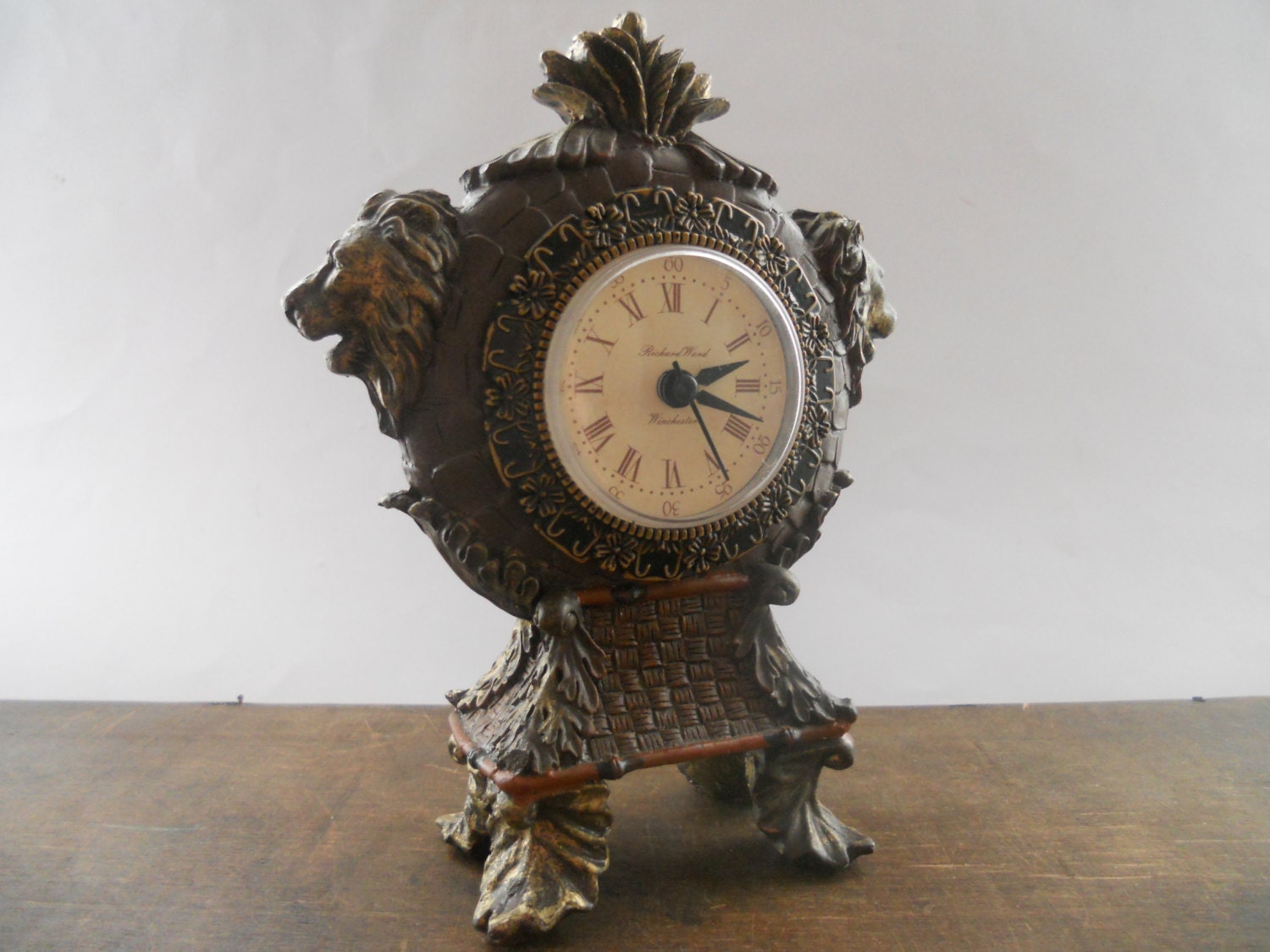 Vintage Victorian style clock Richard Ward Winchester Mantel