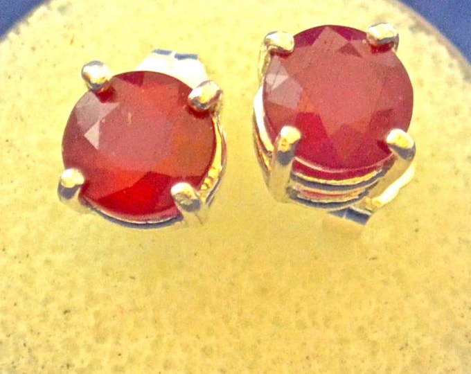 Ruby Stud Earrings, 7mm Round, Natural, set in Sterling Silver E603