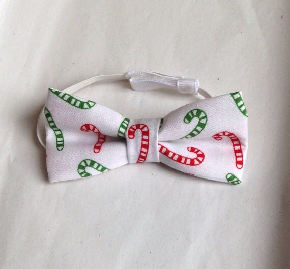 Candy Cane Bow tie, Christmas hair bow Christmas bow tie - pretied bow tie - baby- adult bow tie or hair bow - Red and green Bow Il_570xn