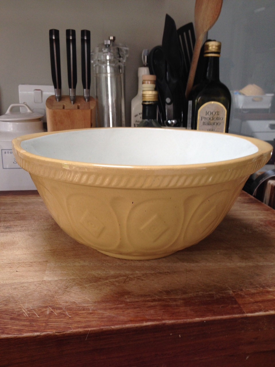 Large The 'Gripstand' Mixing Bowl T.G. Green & Co.