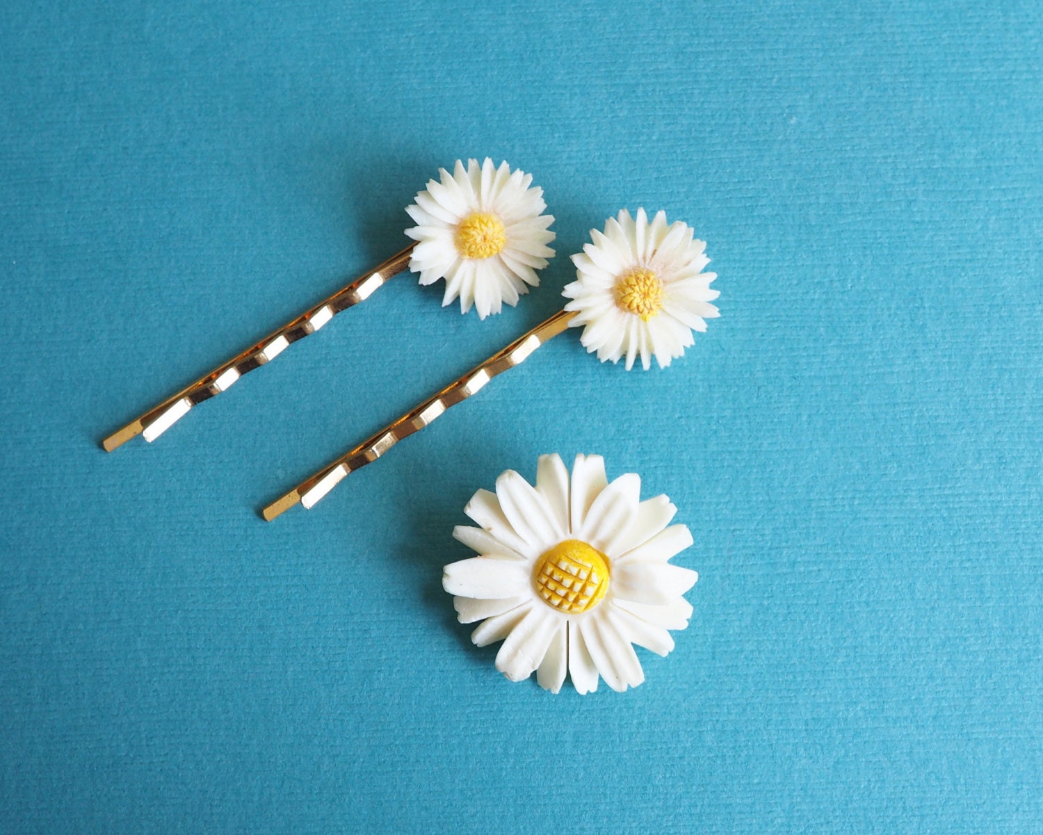 Vintage Daisy Hair Pins & Daisy Brooch Set Flower by gradyladies