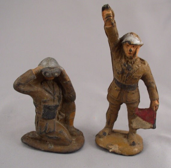 Items similar to Auburn Pre War Hard Rubber WW1 Soldiers Set of 2 ...