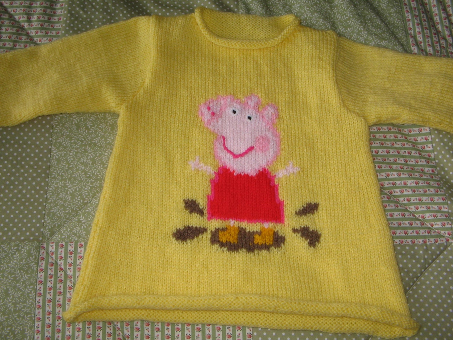 Hand knitted childs Peppa Pig motif jumper. Chest