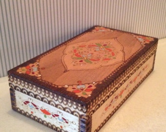 Vintage Folk Art Painted Carved Trinket Box