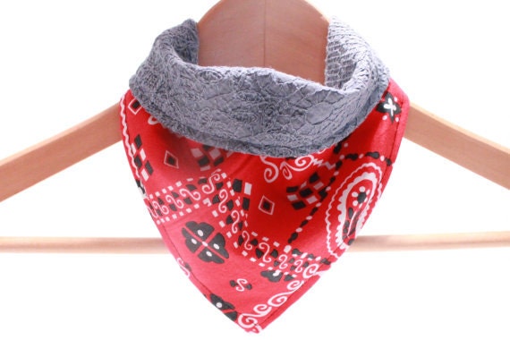 Classic Bandana Bib by MissesCountry on Etsy Bandana telafante