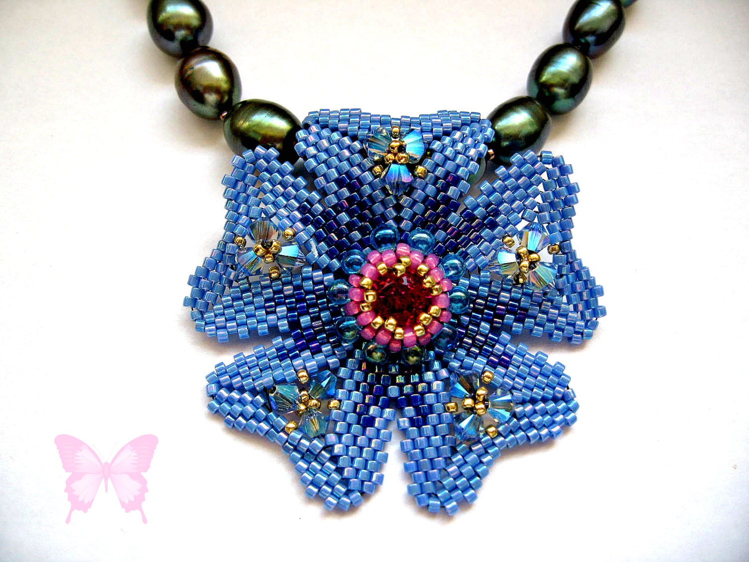 Tutorial Peyote Flower Pendant. Pattern to make a Tudor Rose