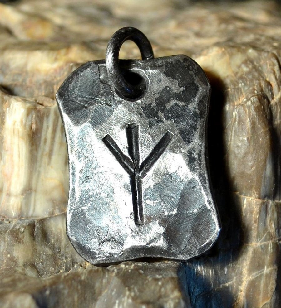 Iron ALGIZ Rune Viking Amulet Pendant Nordic Talisman